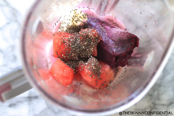 Dragon fruit smoothie by The Skinny Confidential.
