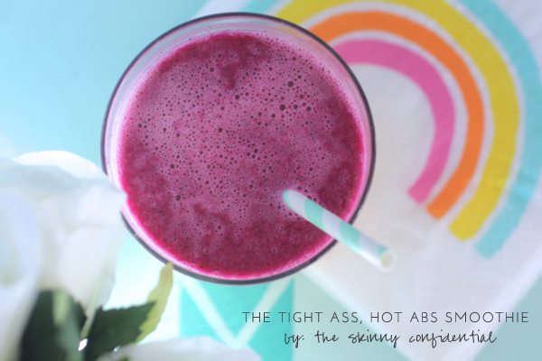 Dragon fruit smoothie by The Skinny Confidential.