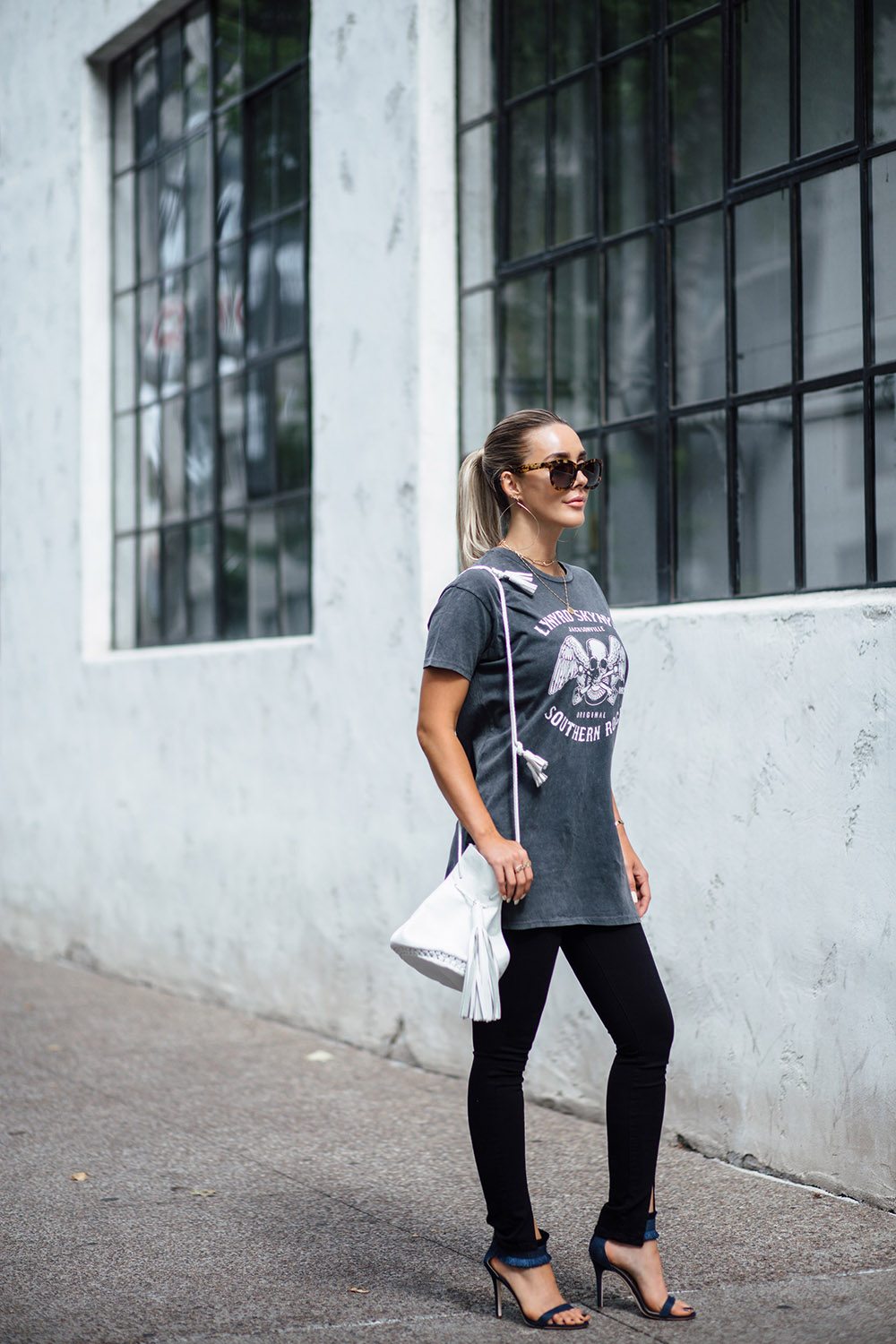 HOW TO BE A CONFIDENT BADASS IN AN INSTANT 1 | by the skinny confidential