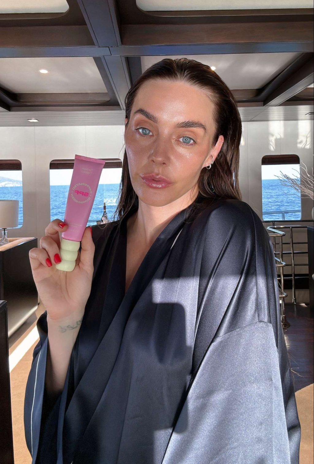lauryn skin Benefits Of Moisturizing Your Face Everyday