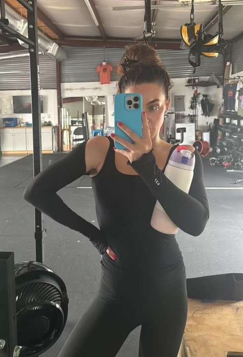 Lauryn gym selfie Lauryn gym selfie