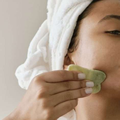 How to Use a Gua Sha Tool: A Step-by-Step Guide for Glowier Skin